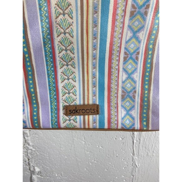 SAkROOTS CROSS BODY BAG 11 X 11 ADJUSTABLE STRAP - Picture 2 of 5